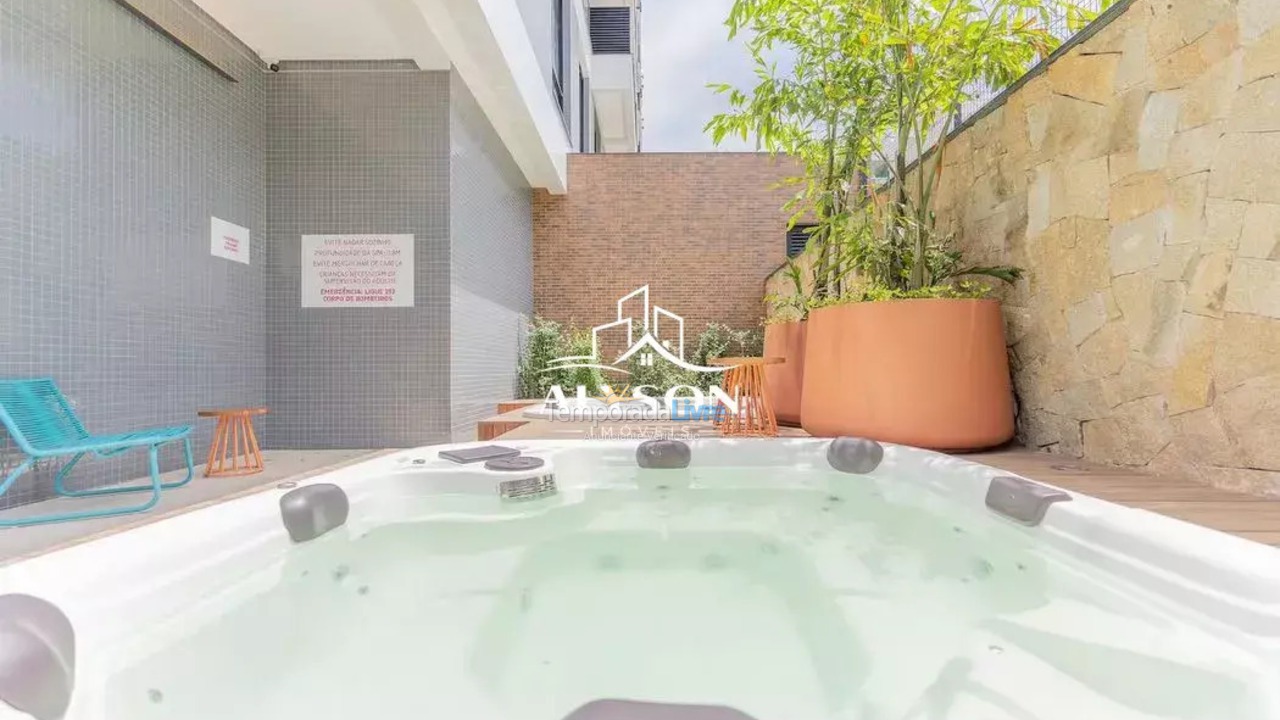 Apartamento para aluguel de temporada em Bombinhas (Praia de Bombas)