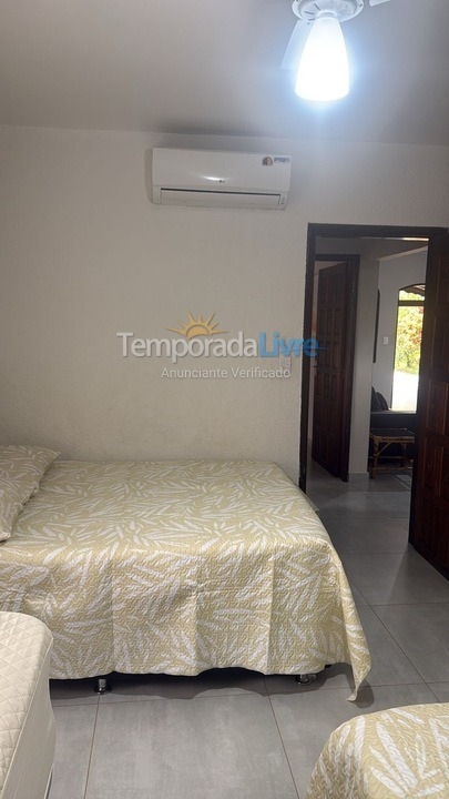 Casa para alquiler de vacaciones em Bertioga (Condominio Morada da Praia)
