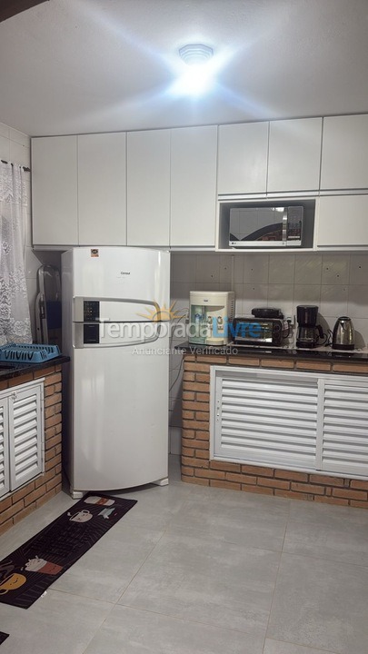 Casa para alquiler de vacaciones em Bertioga (Condominio Morada da Praia)
