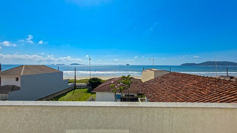 Luxury - beachfront - upscale Ubatuba - sleeps 8, 3 suites