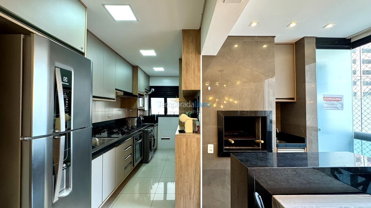 Apartamento para aluguel de temporada em Guarujá (Pitangueiras)