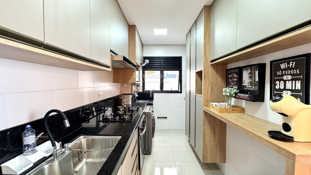 Apartamento para aluguel de temporada em Guarujá (Pitangueiras)