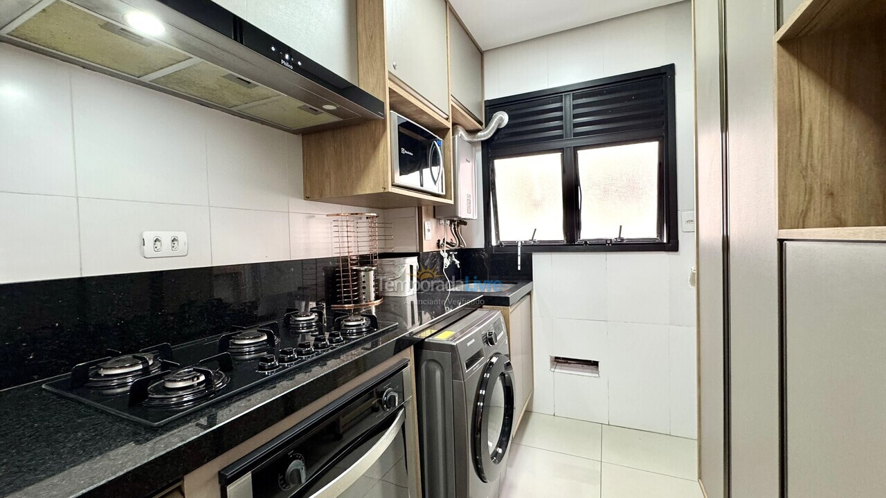 Apartamento para aluguel de temporada em Guarujá (Pitangueiras)