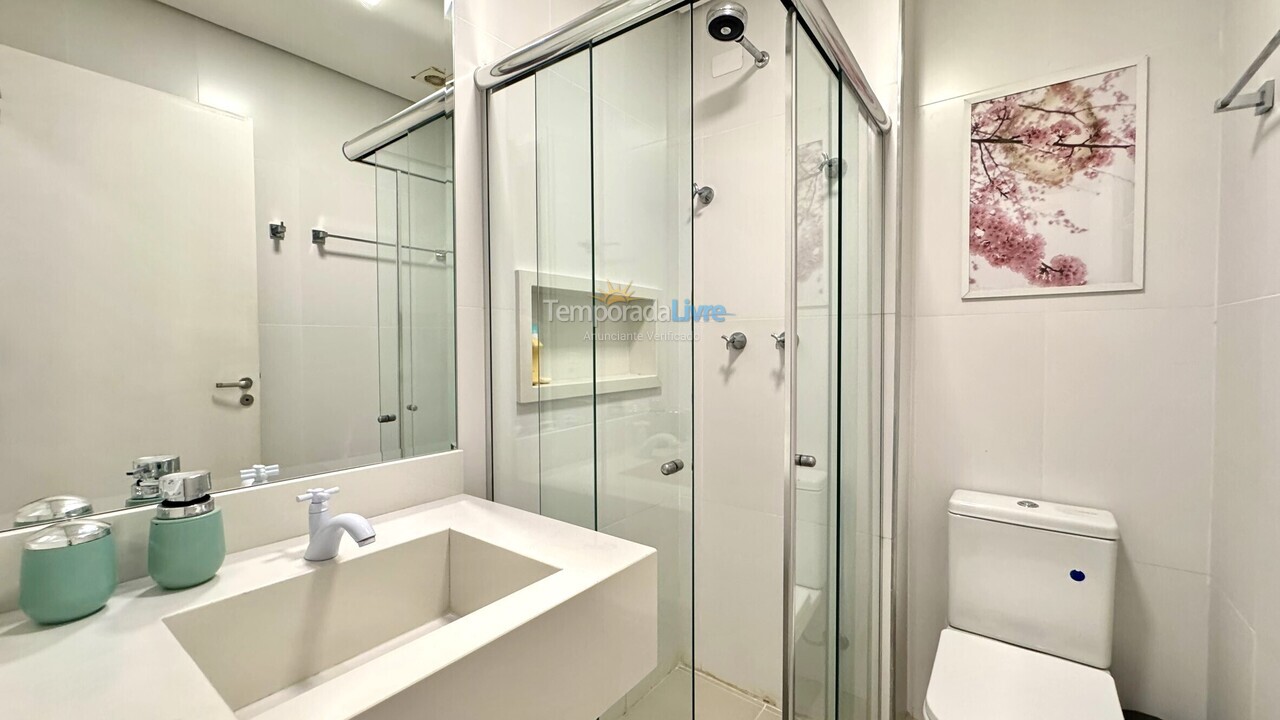 Apartamento para aluguel de temporada em Guarujá (Pitangueiras)
