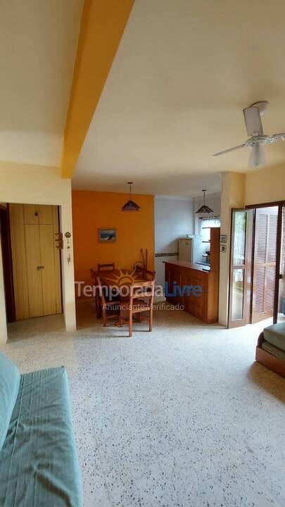 Apartamento para aluguel de temporada em Bombinhas (Praia de Bombas)