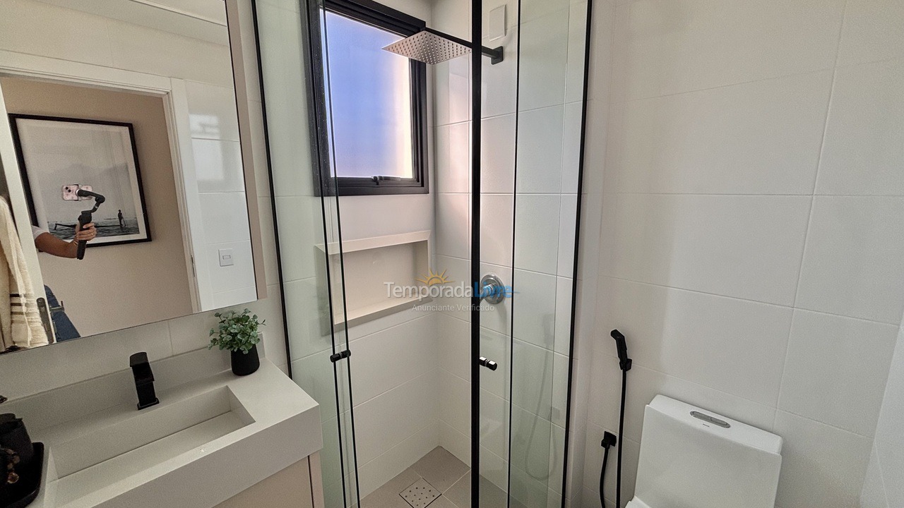 Apartamento para aluguel de temporada em Governador Celso Ramos (Praia de Palmas)