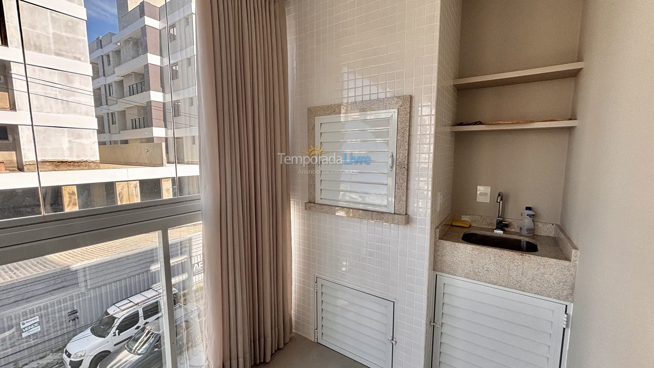 Apartamento para aluguel de temporada em Governador Celso Ramos (Praia de Palmas)