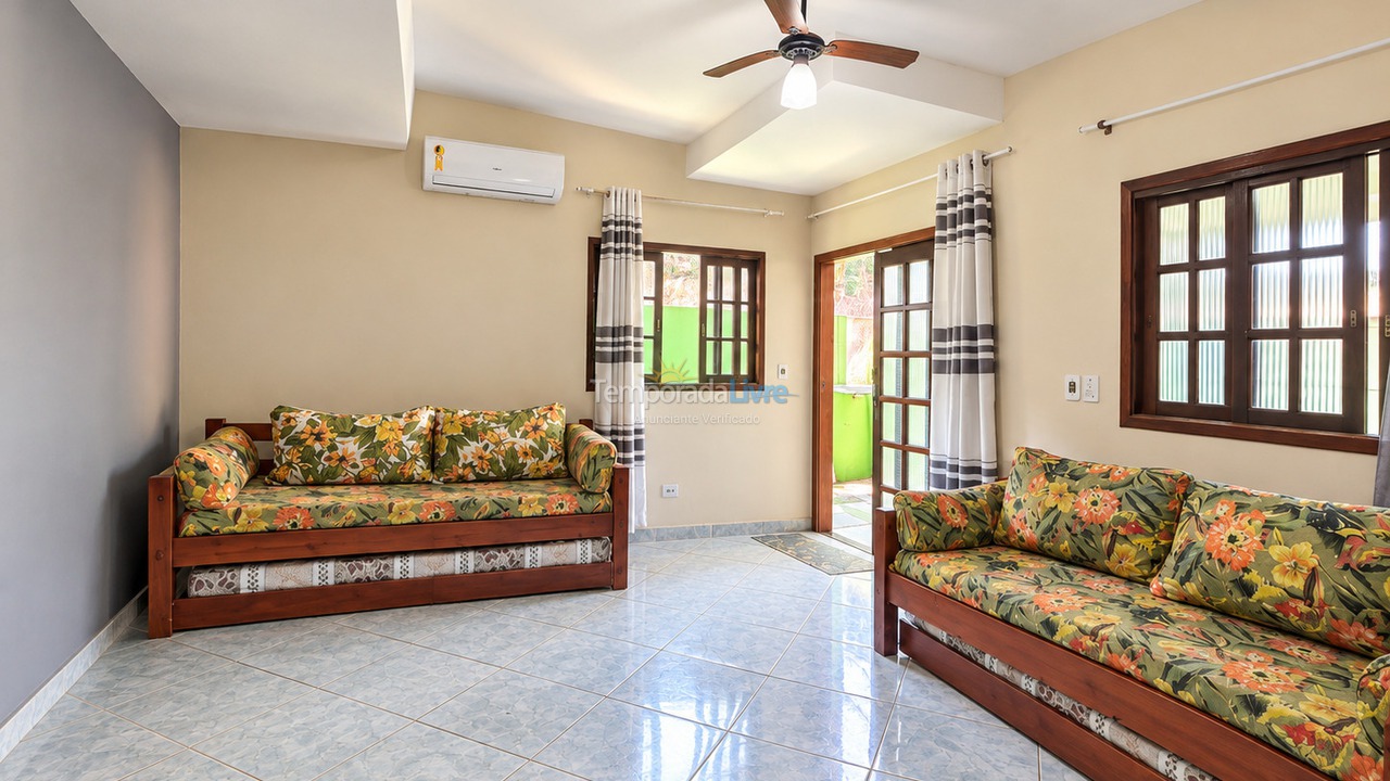 Casa para aluguel de temporada em Ubatuba (Praia das Toninhas)