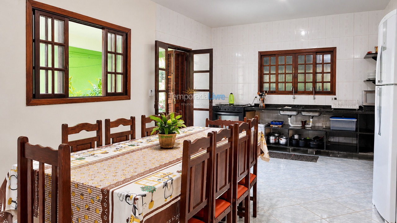 Casa para aluguel de temporada em Ubatuba (Praia das Toninhas)