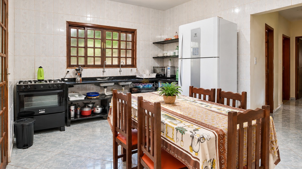 Casa para aluguel de temporada em Ubatuba (Praia das Toninhas)