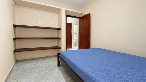 Casa com ar-condicionado e churrasqueira apenas 450 metros do mar