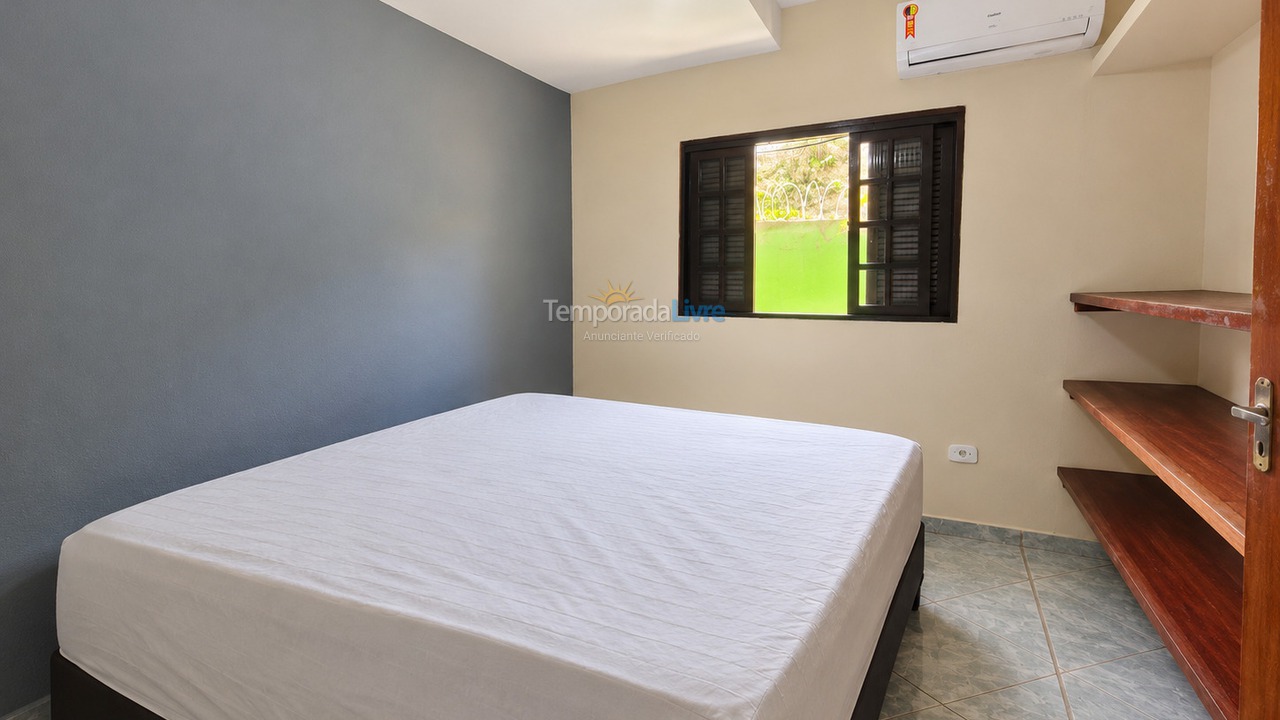 Casa para aluguel de temporada em Ubatuba (Praia das Toninhas)