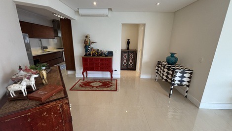 Apartamento em Riviera próximo a praia e com vista parcial