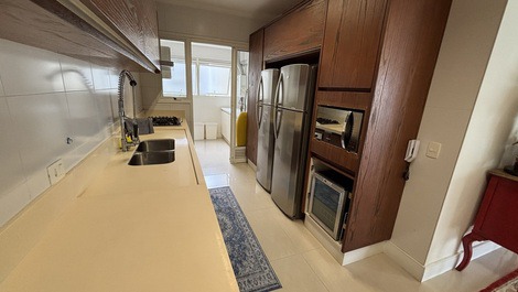 Apartamento em Riviera próximo a praia e com vista parcial