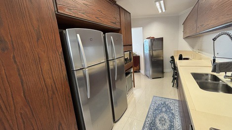 Apartamento em Riviera próximo a praia e com vista parcial