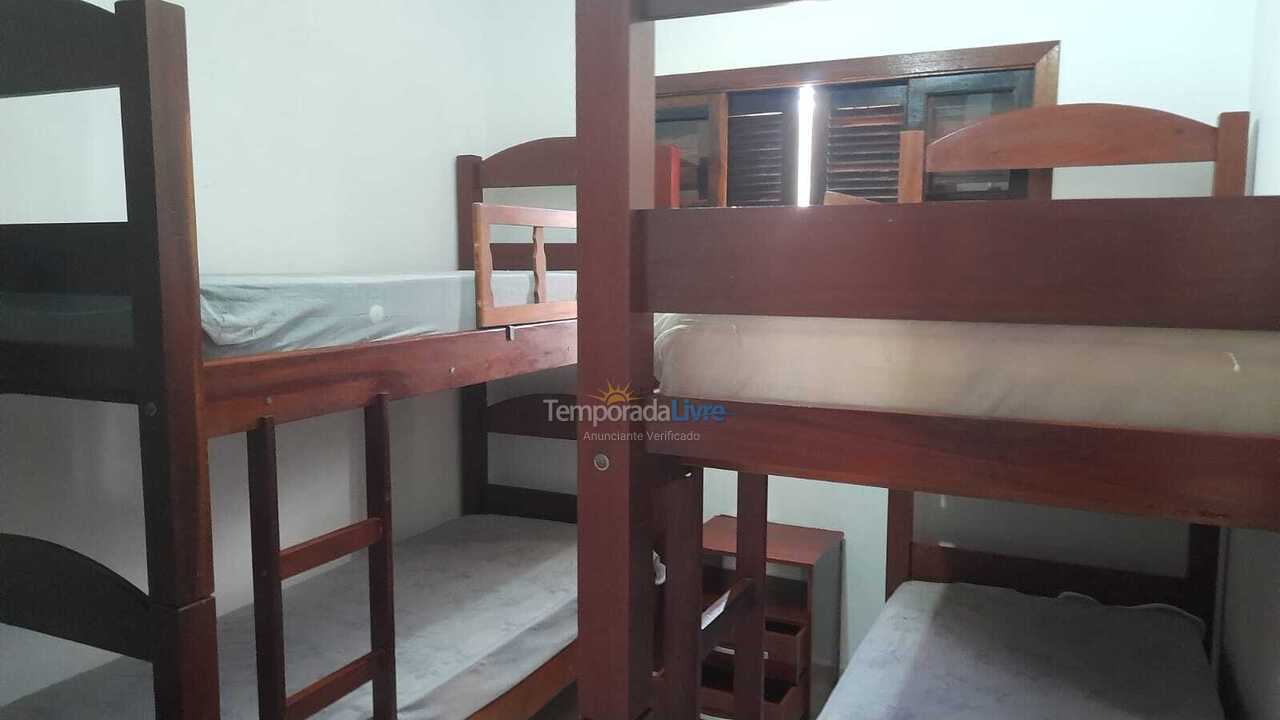 Apartamento para aluguel de temporada em Ubatuba (Praia das Toninhas)