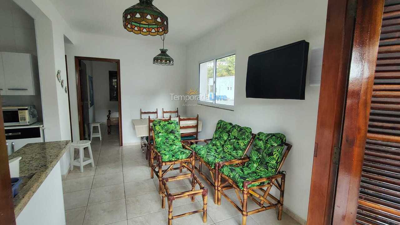 Apartamento para aluguel de temporada em Ubatuba (Praia das Toninhas)
