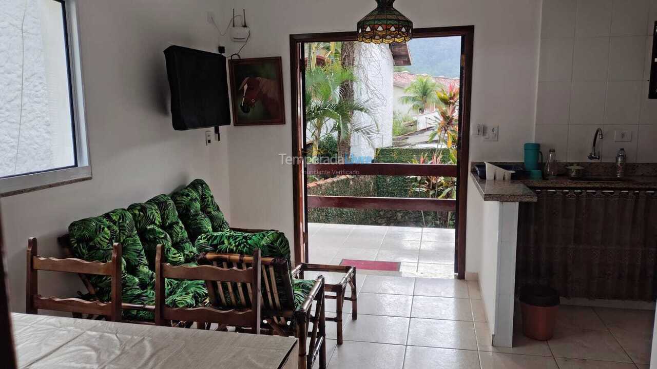 Apartamento para aluguel de temporada em Ubatuba (Praia das Toninhas)