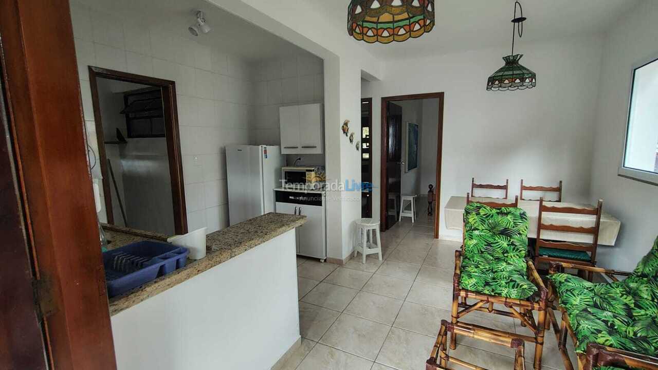 Apartamento para aluguel de temporada em Ubatuba (Praia das Toninhas)