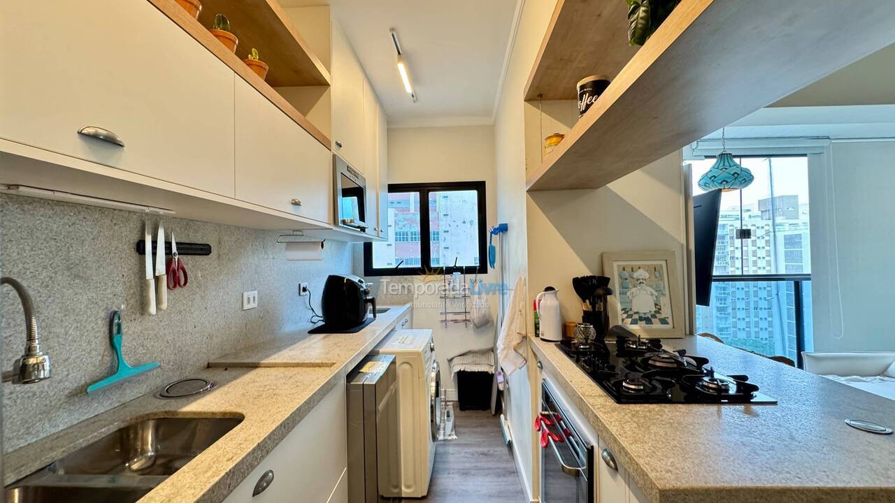 Apartamento para aluguel de temporada em Guarujá (Pitangueiras)