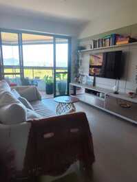 Espectacular apartamento con vistas al mar.