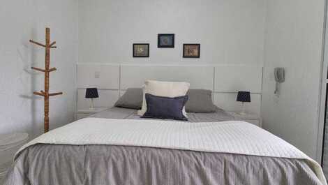 Modern and cozy apartment on Riviera de São Lourenço beach.