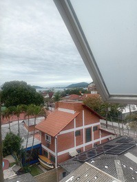 Janela do banheiro com vista bem ventilado ótima ducha elétrica