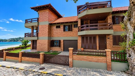 Apartamento 03 dorm. Vista mar locação em Bombinhas (LA1132)