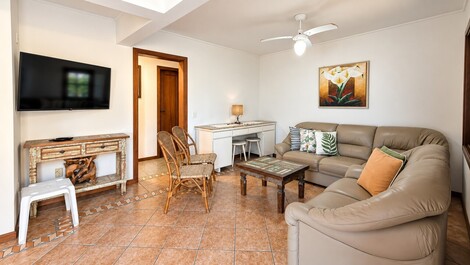 Apartamento 03 dorm. Vista mar locação em Bombinhas (LA1132)