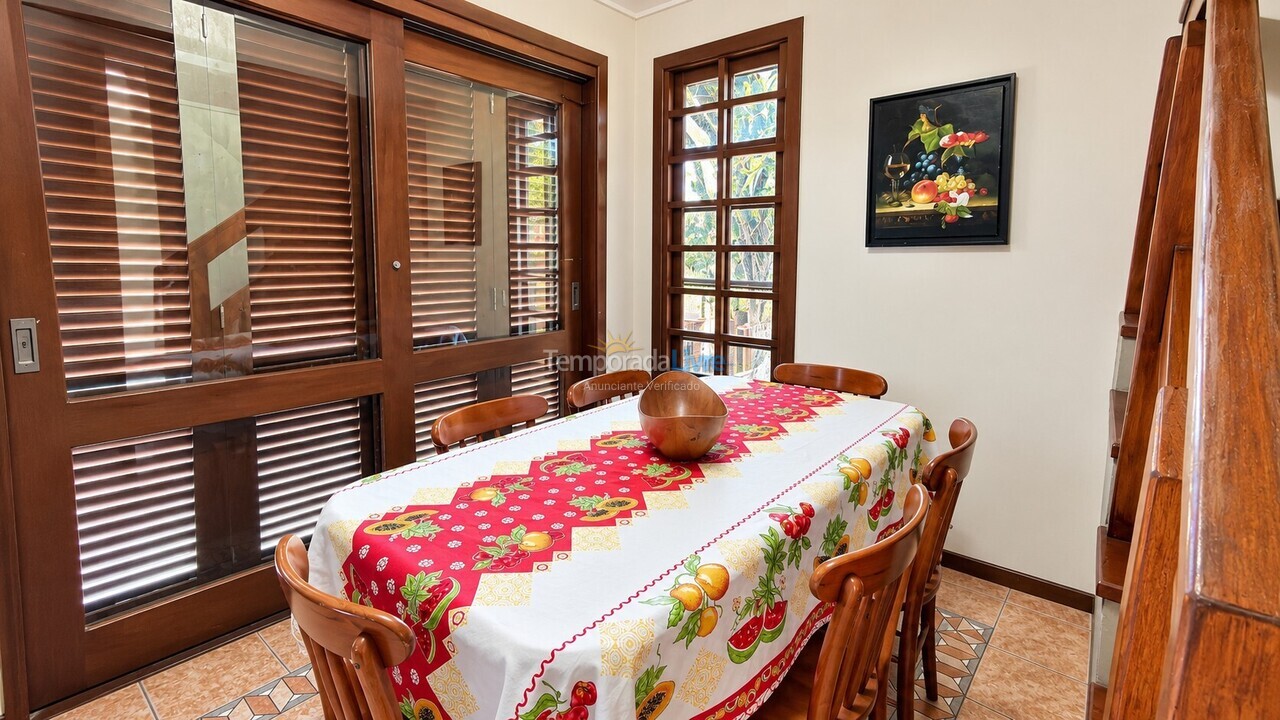 Apartamento para aluguel de temporada em Bombinhas (Centro de Bombinhas)