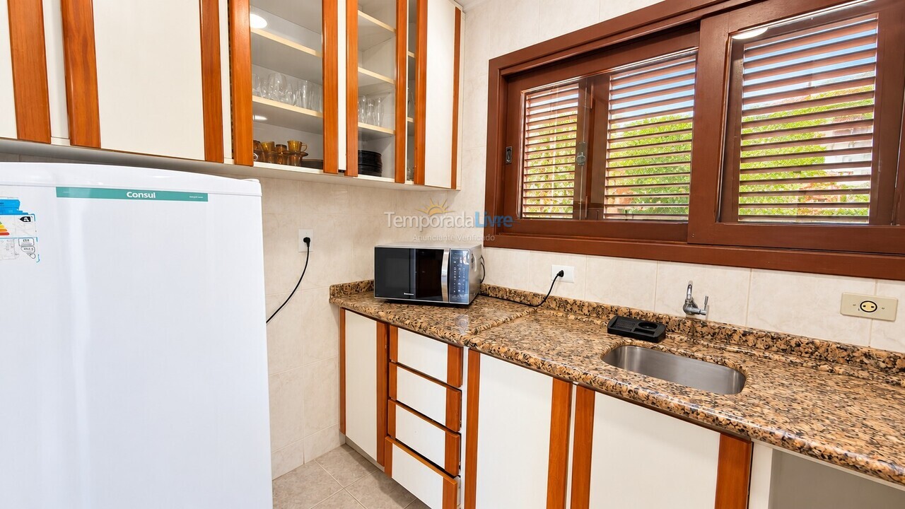 Apartamento para aluguel de temporada em Bombinhas (Centro de Bombinhas)