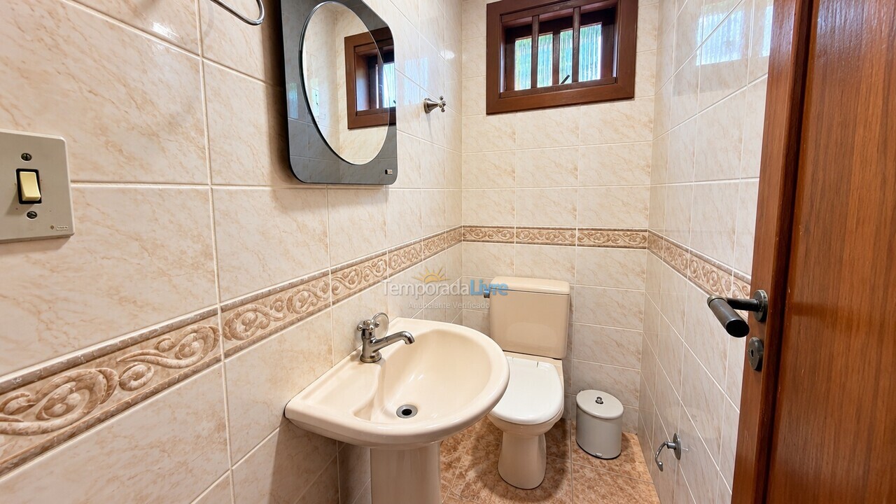 Apartamento para aluguel de temporada em Bombinhas (Centro de Bombinhas)