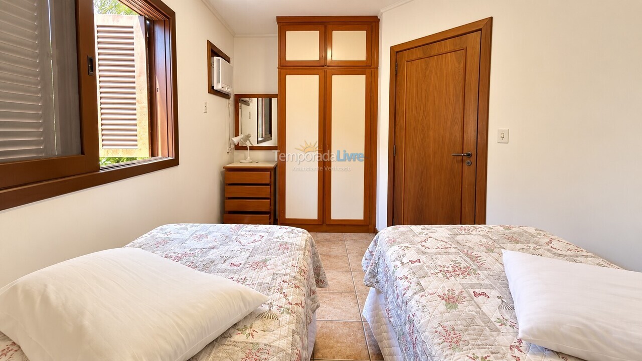 Apartamento para aluguel de temporada em Bombinhas (Centro de Bombinhas)