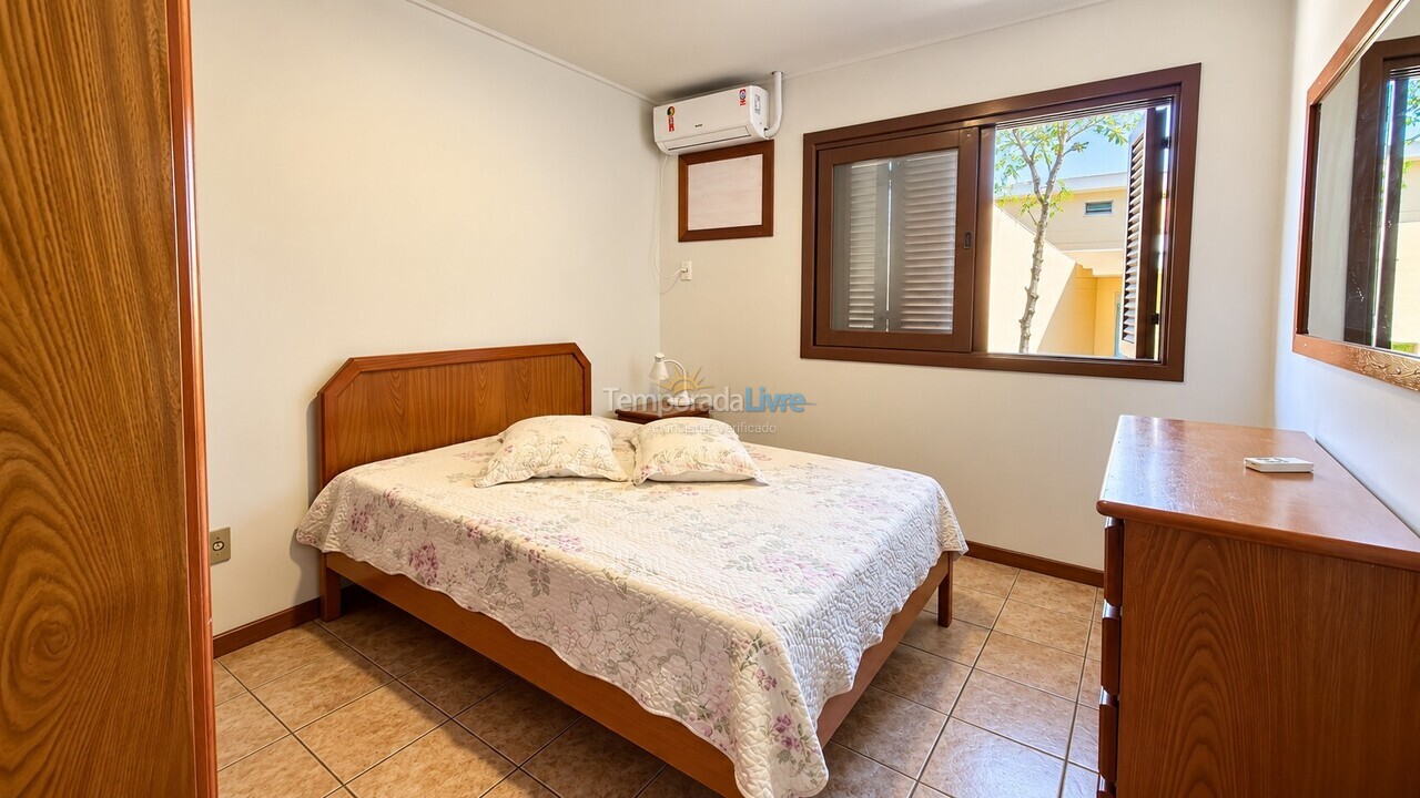 Apartamento para aluguel de temporada em Bombinhas (Centro de Bombinhas)