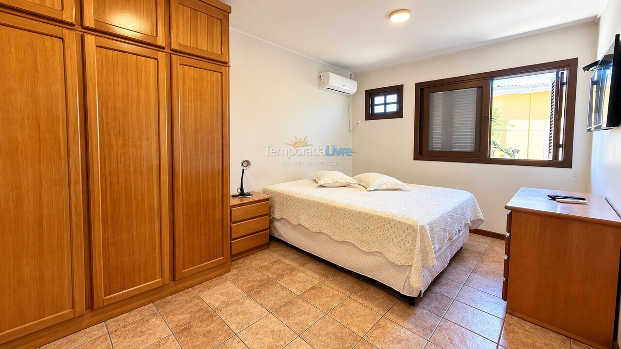 Apartamento para aluguel de temporada em Bombinhas (Centro de Bombinhas)