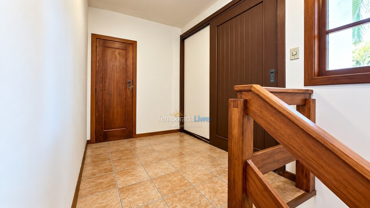 Apartamento para aluguel de temporada em Bombinhas (Centro de Bombinhas)