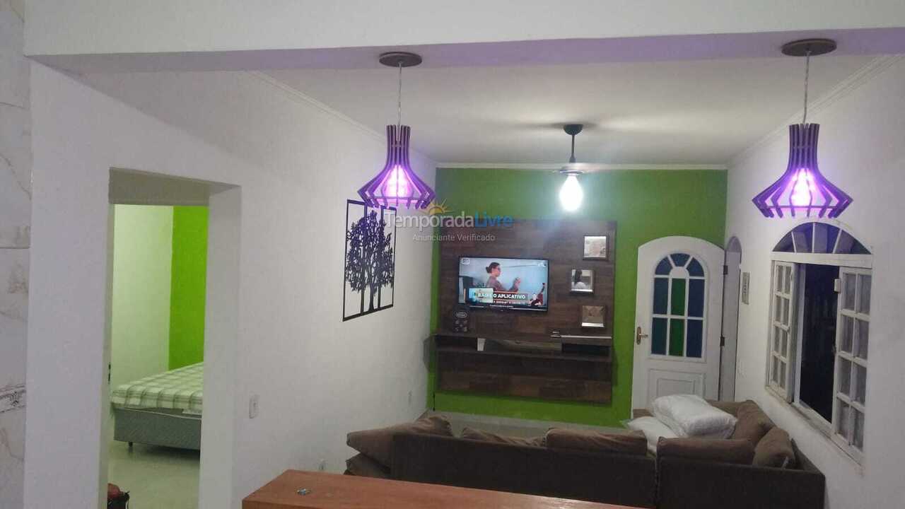Casa para aluguel de temporada em Caraguatatuba (Praia das Palmeiras)