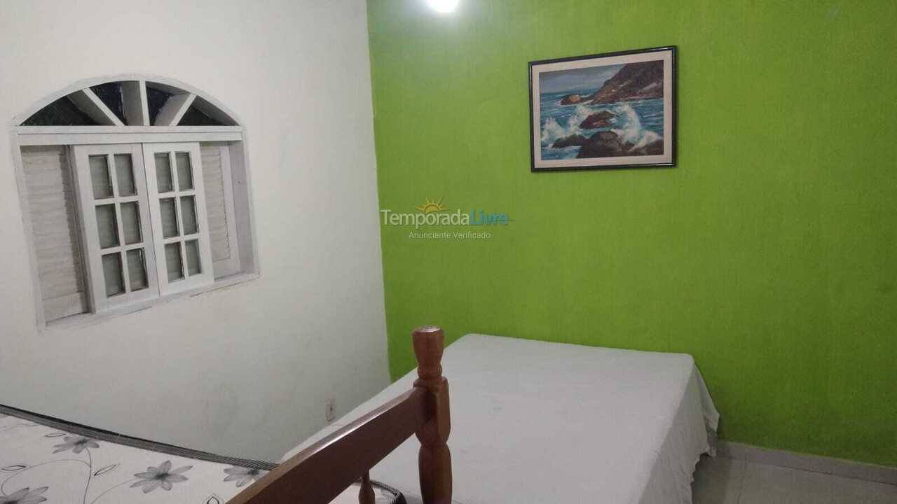 Casa para aluguel de temporada em Caraguatatuba (Praia das Palmeiras)