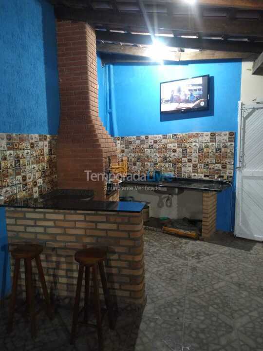 Casa para aluguel de temporada em Caraguatatuba (Praia das Palmeiras)