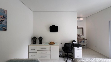House with pool for seasonal rental in Barra do Una