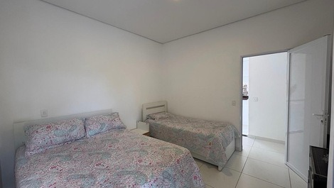 House with pool for seasonal rental in Barra do Una