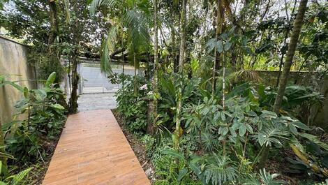 House with pool for seasonal rental in Barra do Una