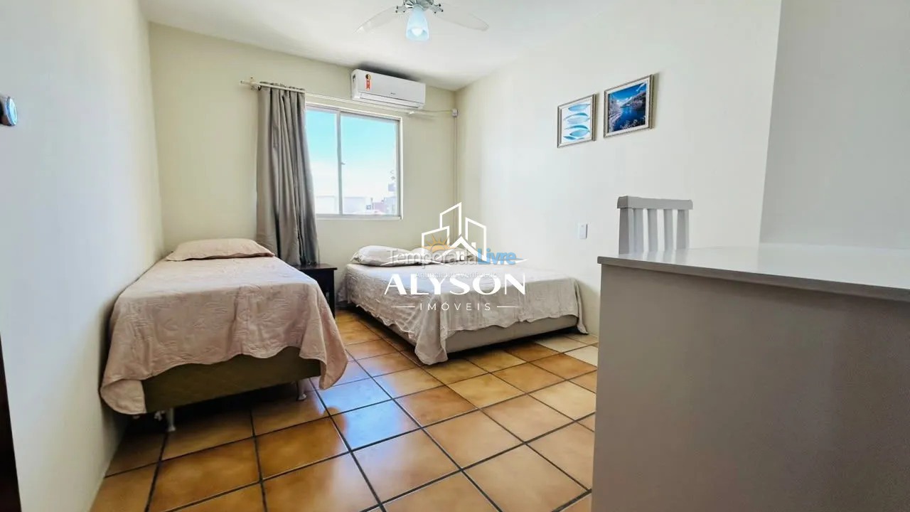 Apartamento para aluguel de temporada em Bombinhas (Praia de Bombas)