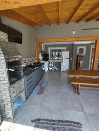 Casa com piscina e ampla área externa | até 12 hóspedes