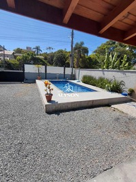 Casa com piscina e ampla área externa | até 12 hóspedes