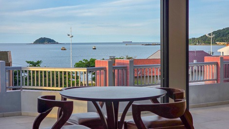 Penthouse in Enseada for up to 8 people - Sea view