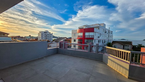 Penthouse in Enseada for up to 8 people - Sea view