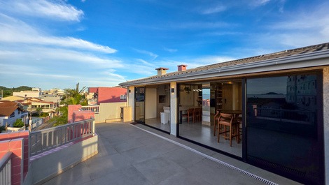 Penthouse in Enseada for up to 8 people - Sea view