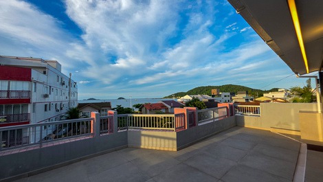 Penthouse in Enseada for up to 8 people - Sea view