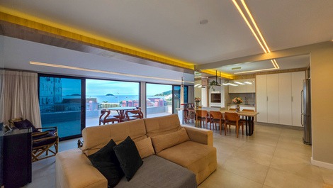 Penthouse in Enseada for up to 8 people - Sea view